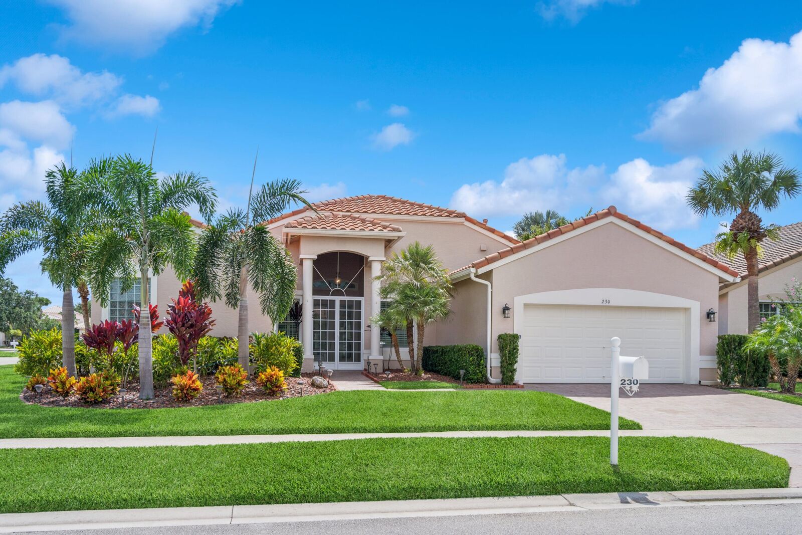 Property Photo: 230 NW Liseron Way FL 34986