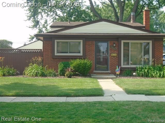 Property Photo:  16360 Charleston Street  MI 48066 