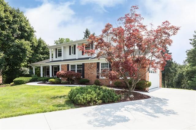 Property Photo: 35615 Briar Ridge Lane MI 48335