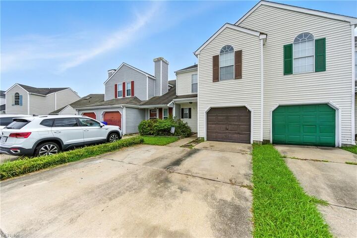 Property Photo:  150 E Wexford Dr  VA 23434 