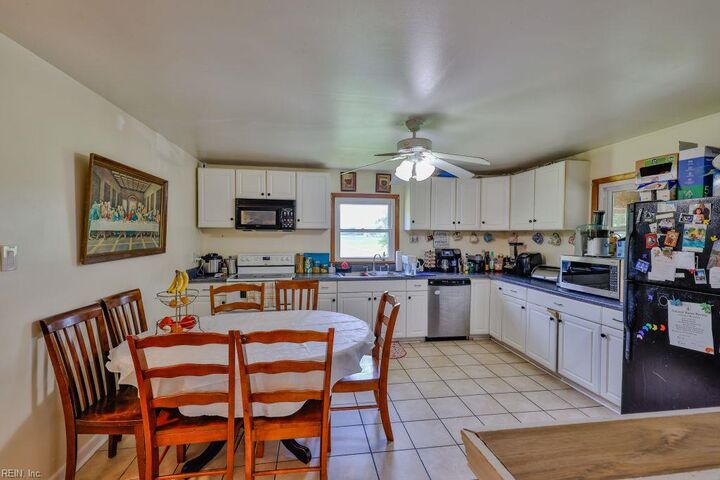 Property Photo:  3428 Douglas Rd  VA 23322 