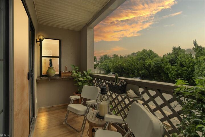Property Photo:  403 Harbour Pt 203  VA 23451 