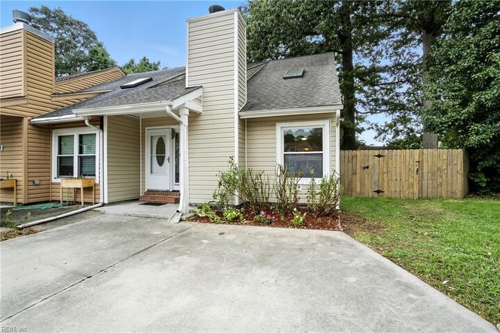 Property Photo: 1309 Elk Ct VA 23464
