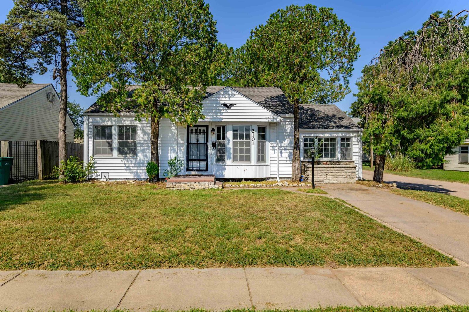 Property Photo: 2101 S Gold St KS 67213