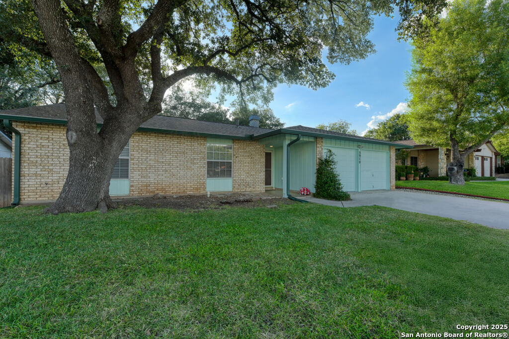 Property Photo: 5919 Hidden Boulder TX 78250