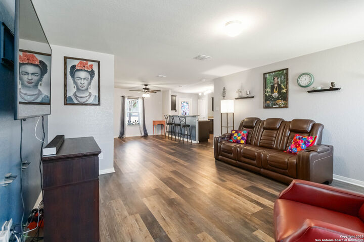 Property Photo: 6423 Woodcliff TX 78222