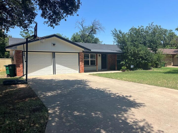 Property Photo: 2644 Yale Ave TX 76904