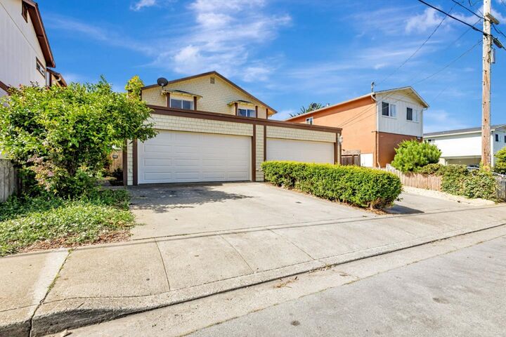 Property Photo:  476 - 478 Oak Avenue  CA 94019 