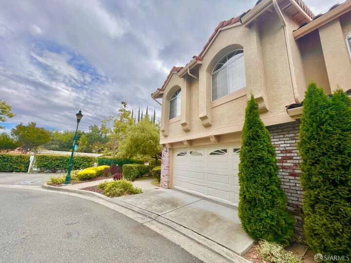 Property Photo: 101 Grassmere Circle CA 94582