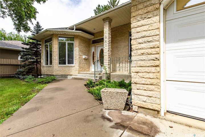 Property Photo:  960 Duffield Street W  SK S6H 5J9 
