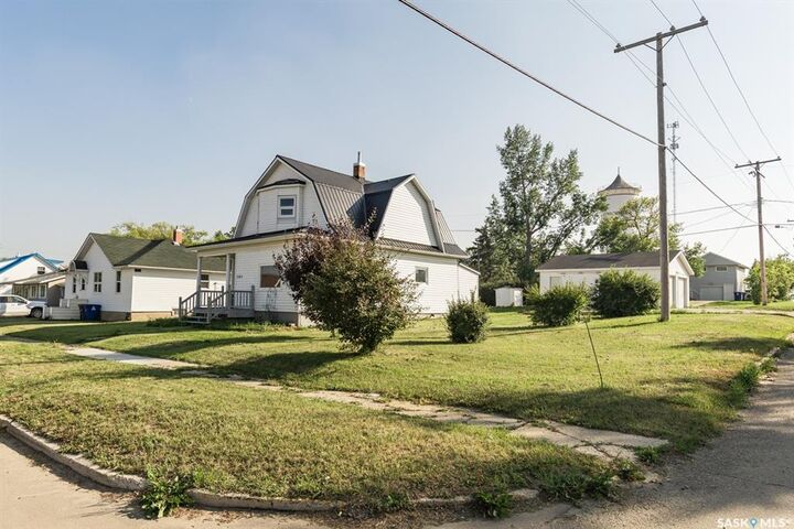 Property Photo: 545 Alberta Avenue SK S0L 1R0