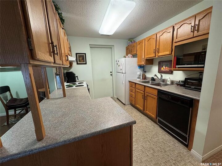 Property Photo:  532 River Street E A2  SK S6V 0A6 