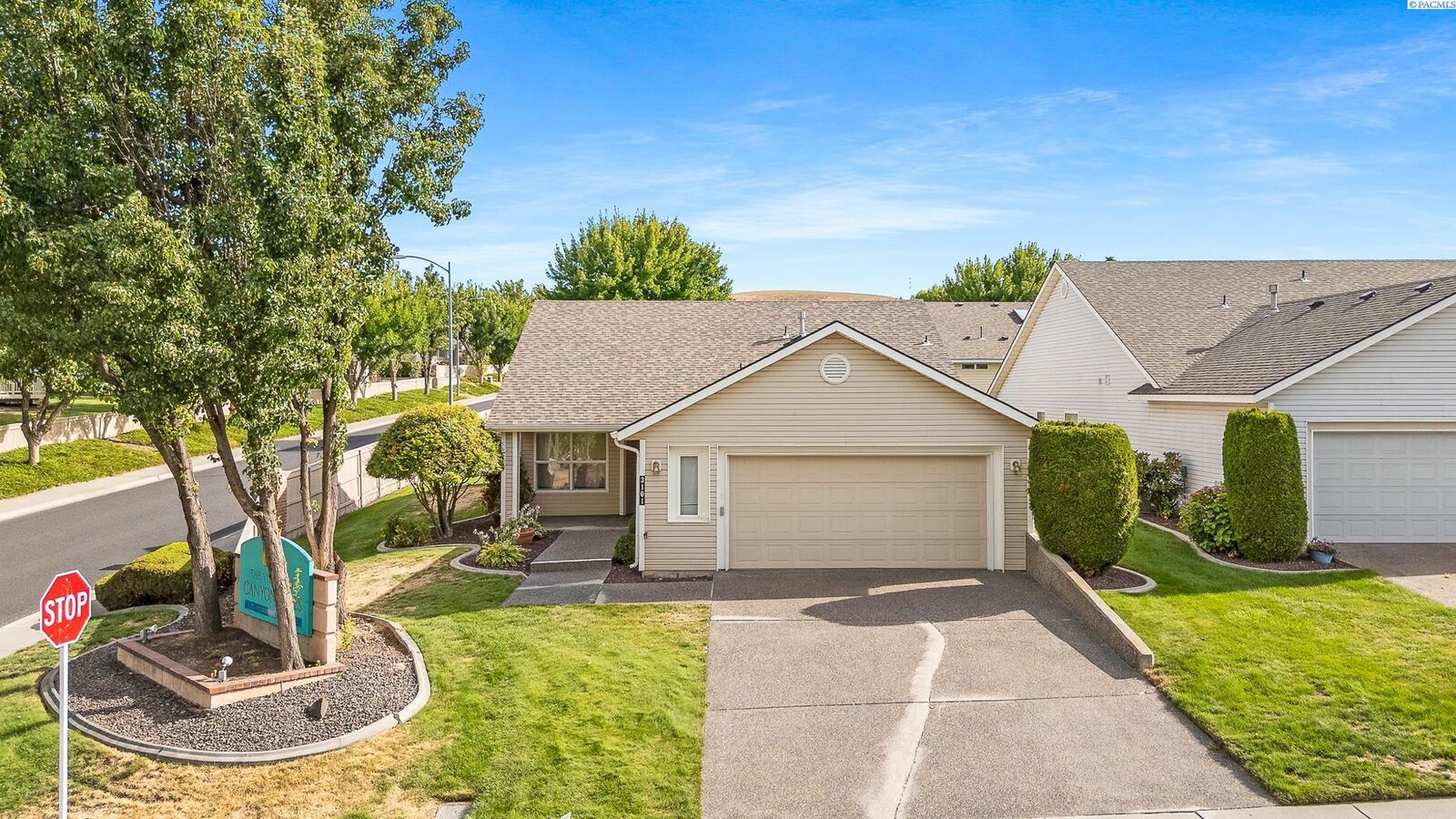 Property Photo:  3101 W 34th Ave  WA 99337 