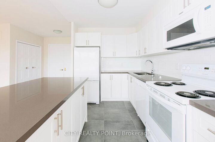 Property Photo: 10 Shallmar Boulevard 508 ON M5N 1J4