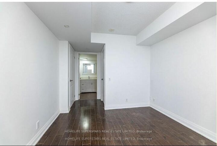 Property Photo:  1 Valhalla Inn Road E 1010  ON M9B 1S9 