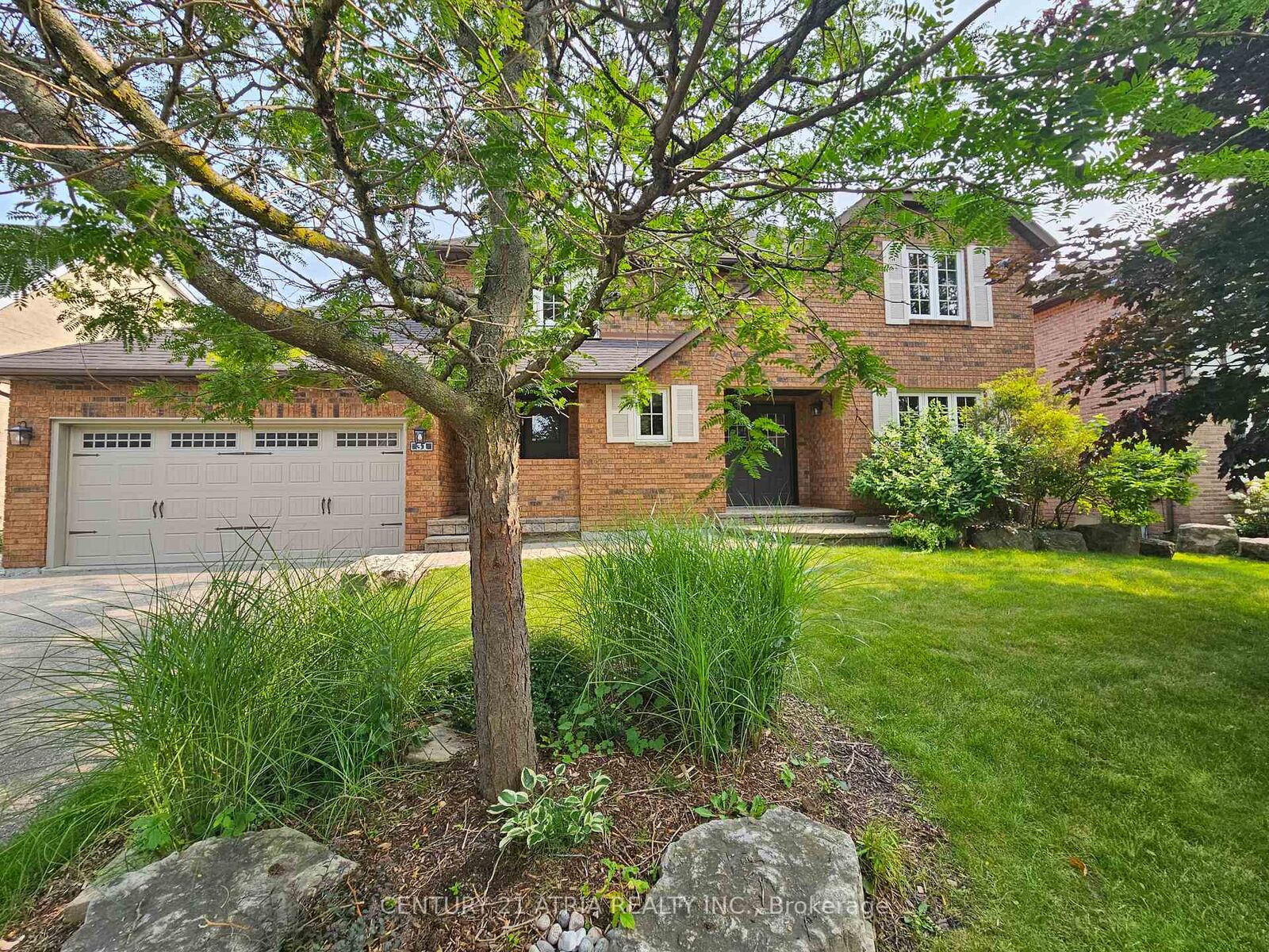 Photo de la propriété: 31 Craigleith Crescent ON L4E 2S3