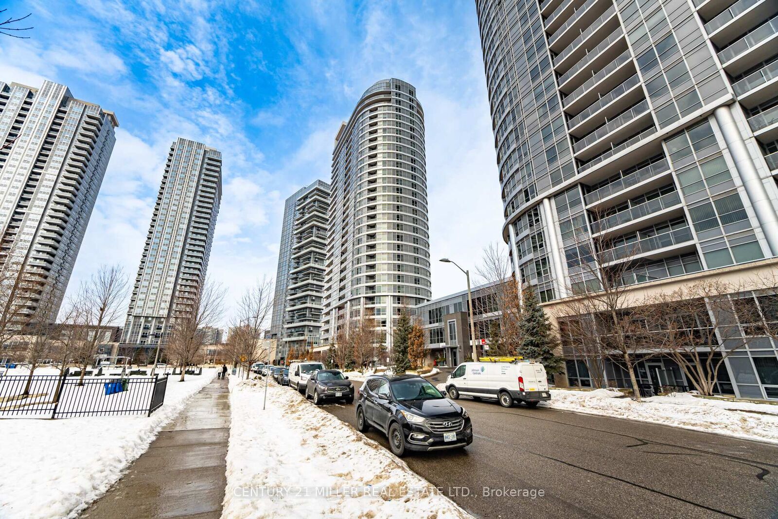 Property Photo: 181 Village Green Square 216 ON M1S 0K6