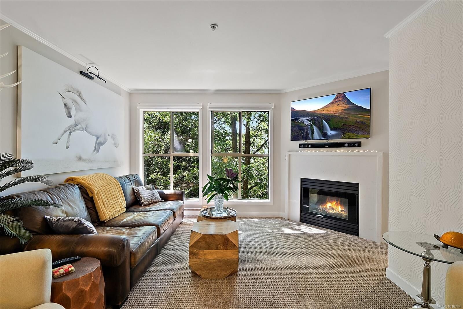 Photo de la propriété:  3363 Glasgow Ave 305  BC V8X 1M5 