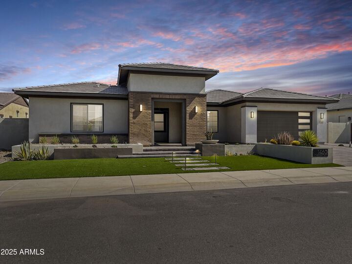 Property Photo:  1460 E Crescent Way  AZ 85298 