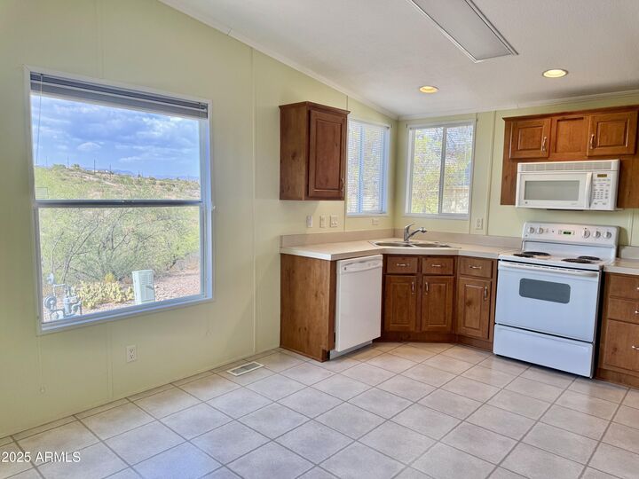 Property Photo:  2050 W State Route 89A Highway 51  AZ 86326 