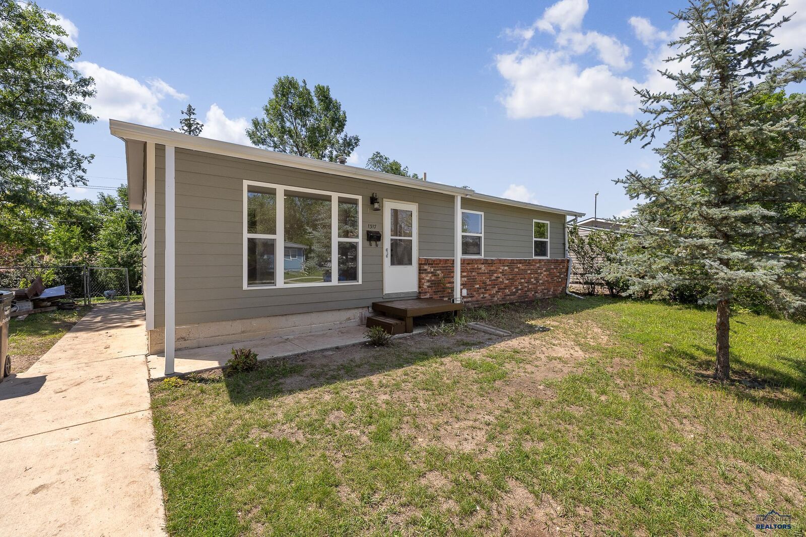Property Photo: 1317 Racine SD 57701