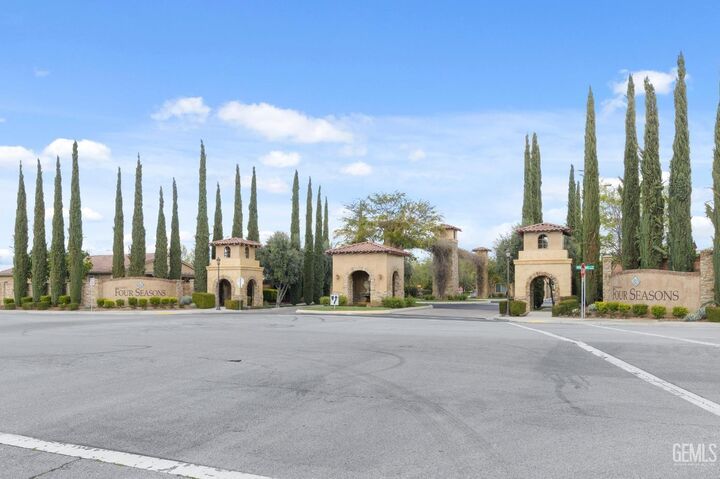 Property Photo: 5901 Orange Hill Place CA 93306
