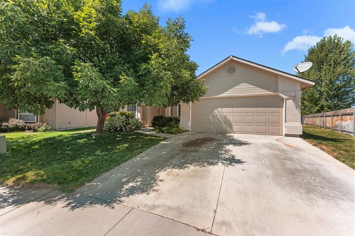 Property Photo: 1173 N Truckee Way ID 83642