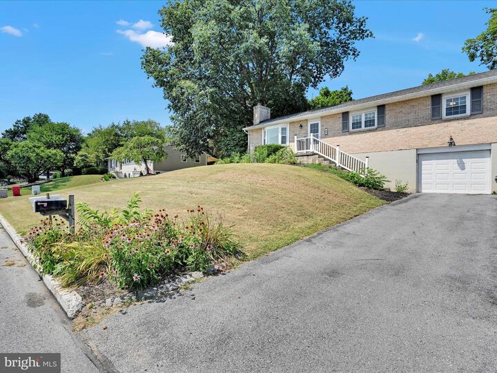 Property Photo:  5 Pear Street  PA 17003 