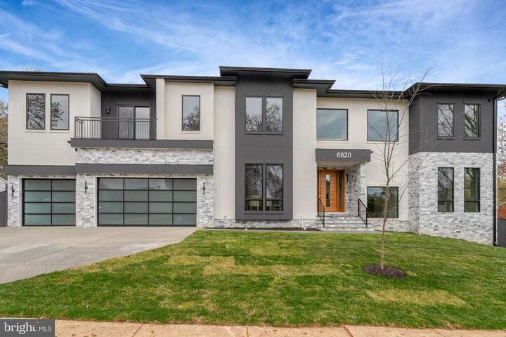 6820 Broyhill Street  McLean VA 22101 photo