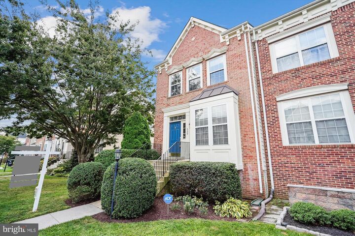 Property Photo: 529 Legrace Terrace NE VA 20176