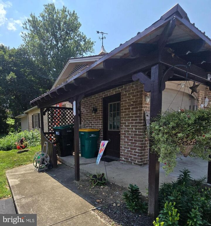 Property Photo: 109 Sycamore Drive PA 17065