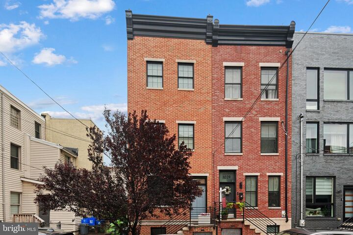 Property Photo: 1031 E Earl Street PA 19125
