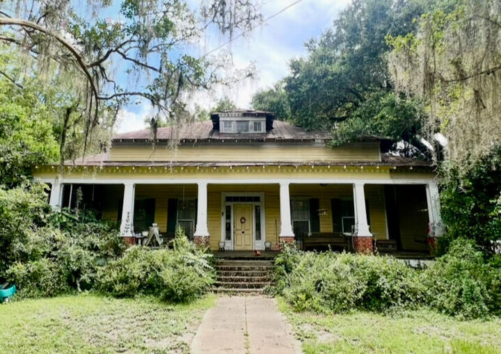 Property Photo:  422 Hampton Street  SC 29488 