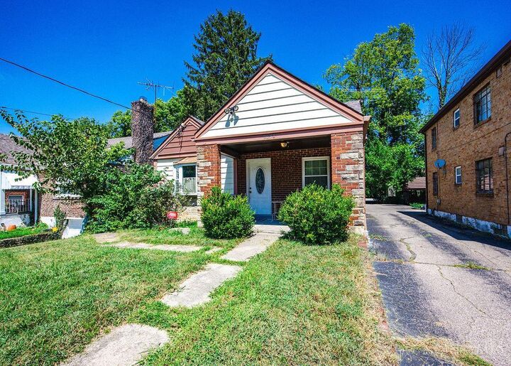 Property Photo:  2652 Cedarbrook Drive  OH 45237 