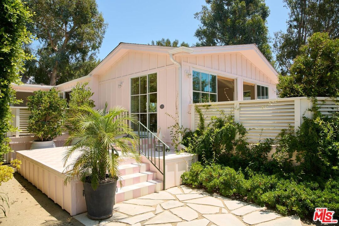 Property Photo: 212 Paradise Cove Rd CA 90265