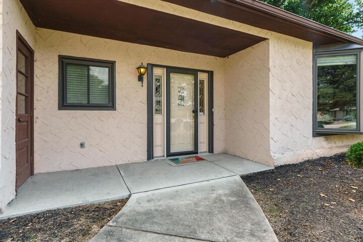 Property Photo: 5861 Effingham Road OH 43213
