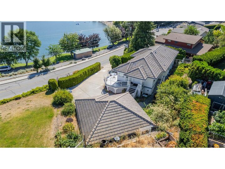 Property Photo: 6752 Lakeside Drive BC V0H 1T4