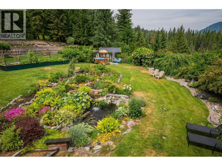 Photo de la propriété:  1389 Forest Road  BC V1N 3Z1 