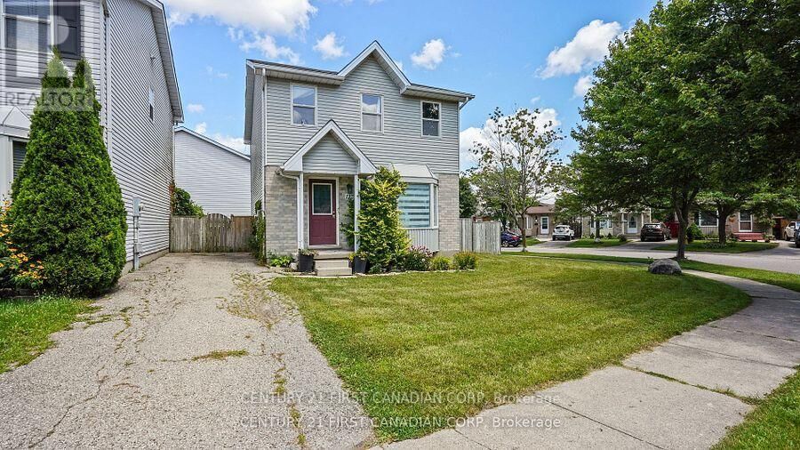 Property Photo:  132 Sandy Street  ON N5Z 2C7 