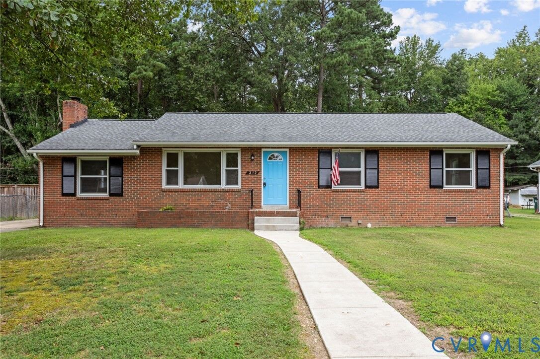 Property Photo: 213 Meroyn Drive VA 23150
