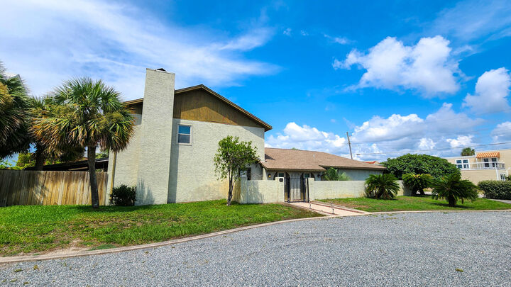 Property Photo: 215 Amberjack Drive FL 32548