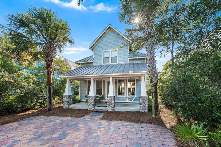 Property Photo: 62 Classic Ct Lane FL 32459