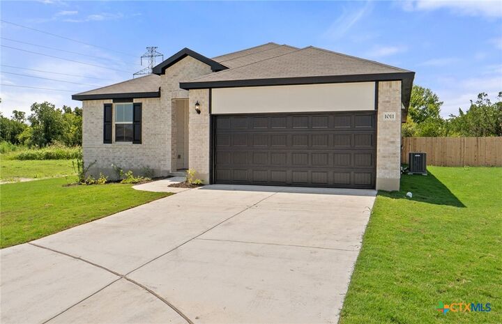 Property Photo: 1011 Kerr Court TX 76501