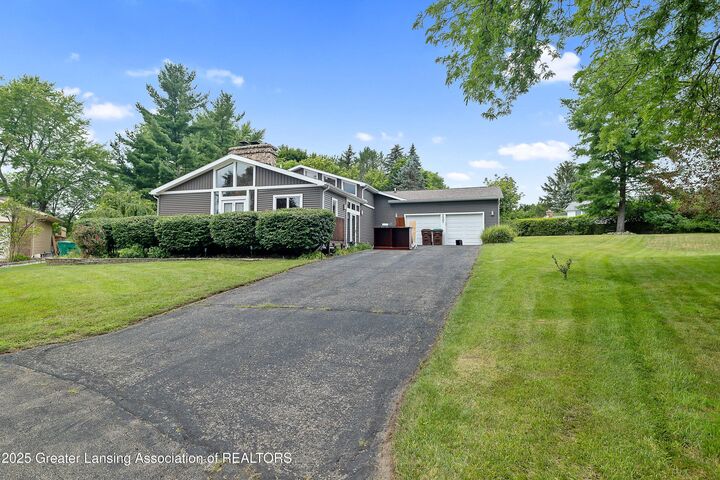 6302 Larocque Circle  Lansing MI 48917 photo