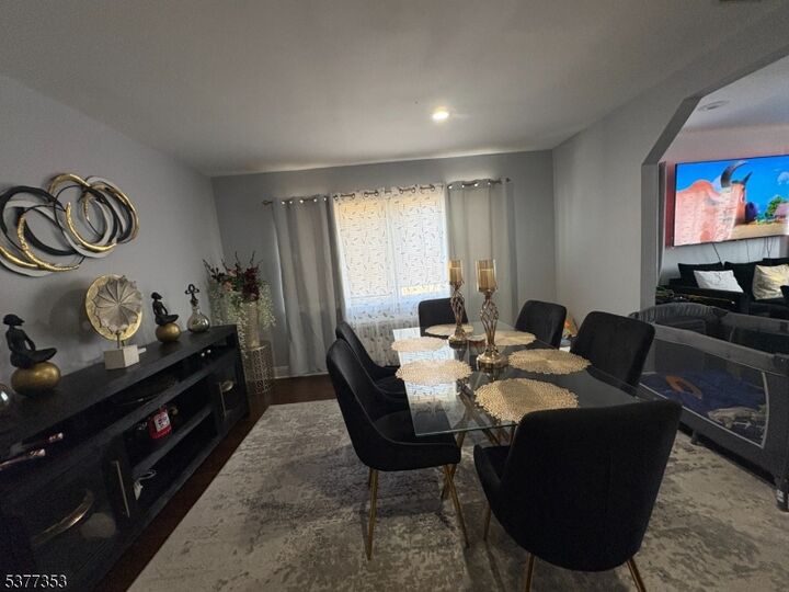 Property Photo:  128 Grove St 2  NJ 07003 