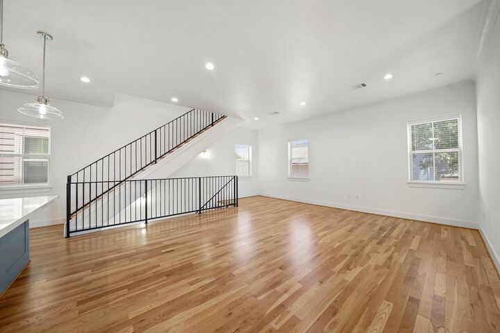 Property Photo:  5341 Larkin Street  TX 77007 