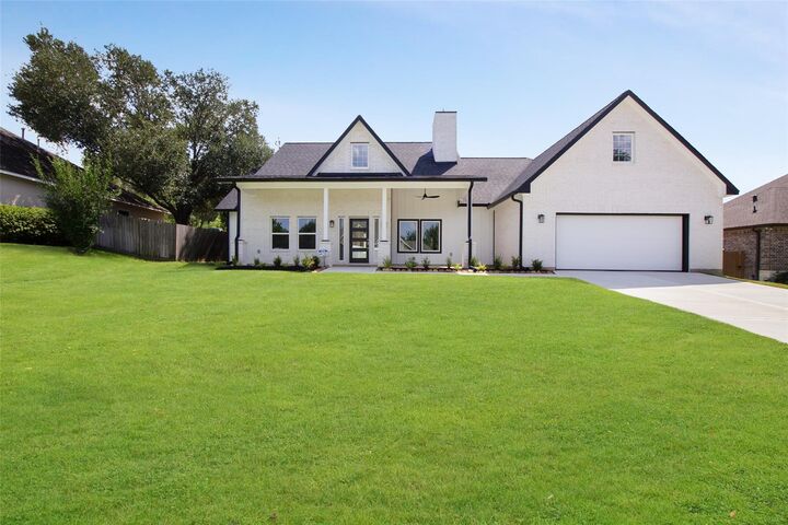Property Photo: 227 April Waters Drive W TX 77356
