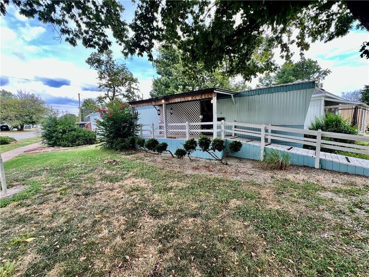Property Photo:  1328 N 8 Street  KS 67301 