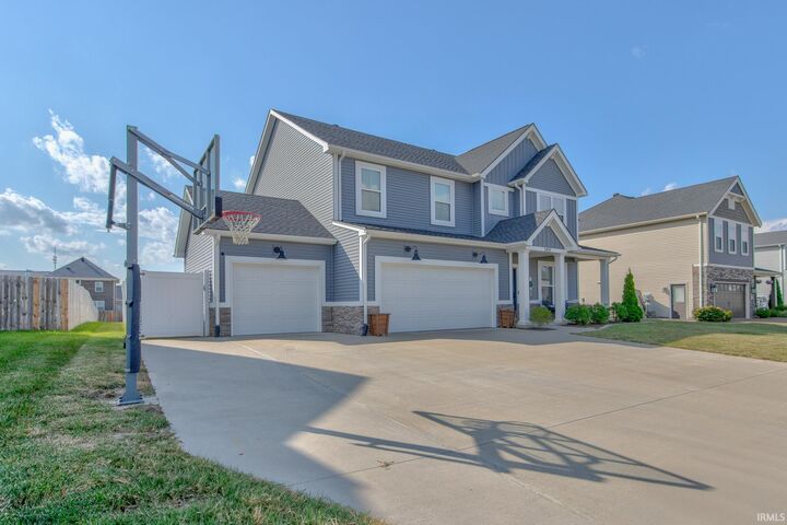 Property Photo: 5404 Bloomsbury Court IN 47630