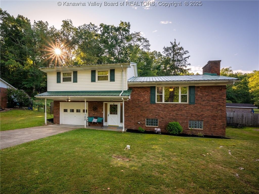 Property Photo:  208 Brookhaven Drive  WV 25143 